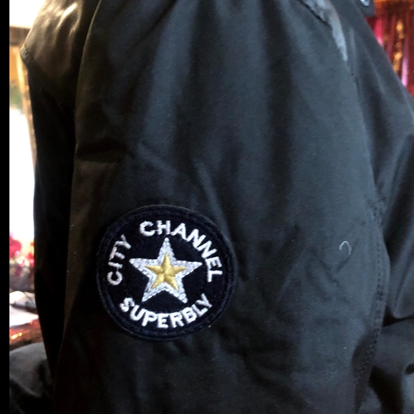 City Channel Unique Design Outdoor Fashion - Picture 3 of 4